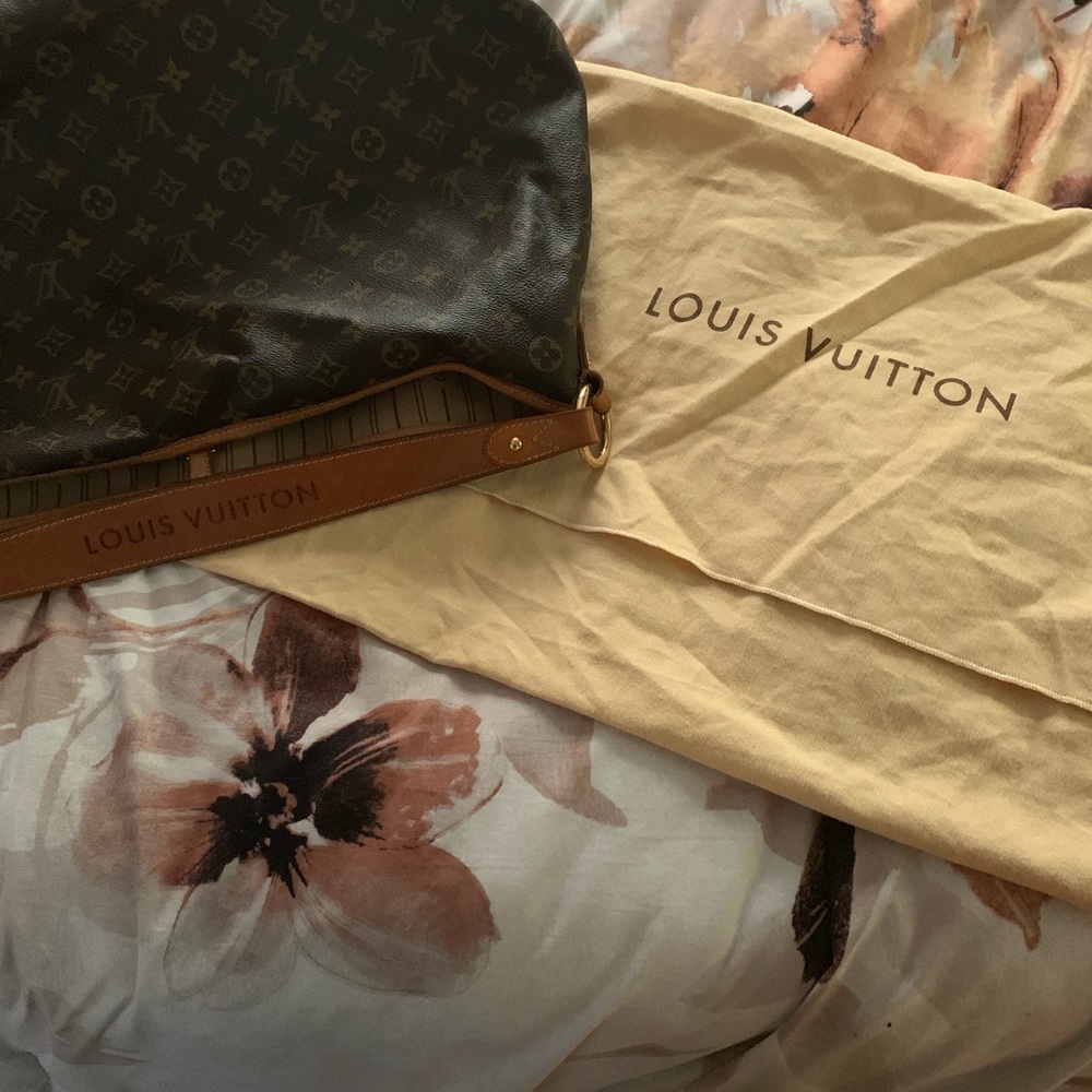 Louis Vuitton Monogram Shoulder Bag size MM - Picture 5 of 6